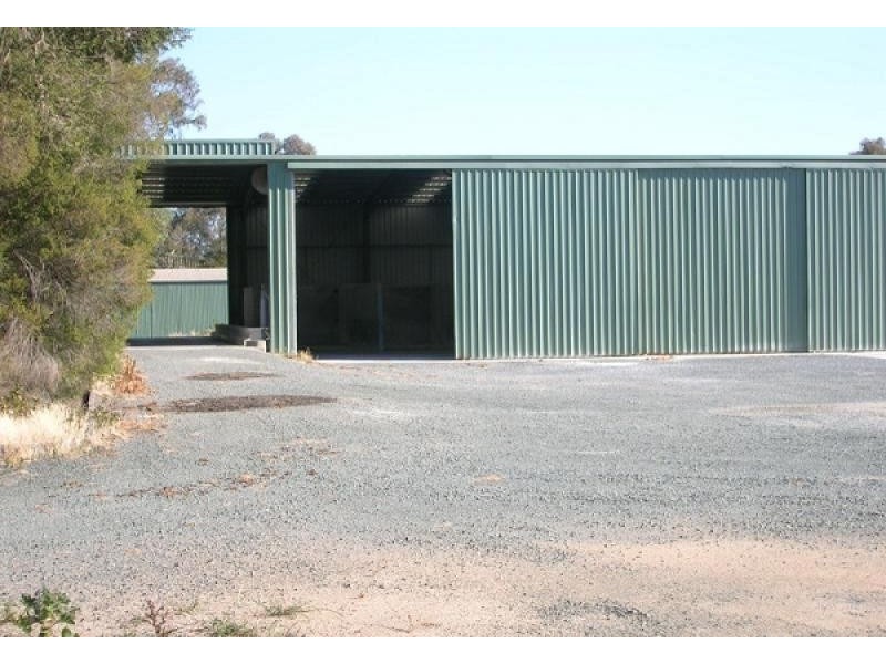 0 CNR LOWRIE & FRANCIS ST, Rochester VIC 3561