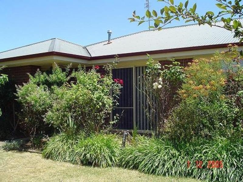 8 Wave Court, Echuca VIC 3564