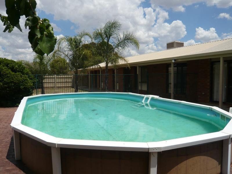 20 ADELAIDE CRESCENT, Echuca VIC 3564