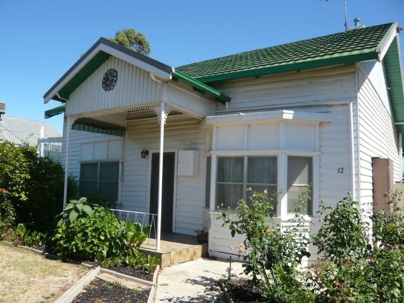 12 MCKINLAY STREET, Echuca VIC 3564