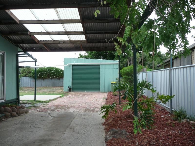 24 SNOWDEN STREET, Echuca VIC 3564