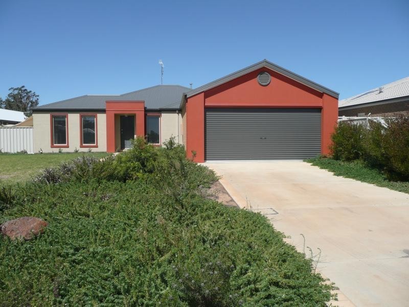 65 SHETLAND DRIVE, Moama NSW 2731