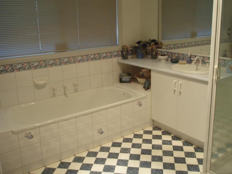 1 CHARTERS DRIVE, Moama NSW 2731