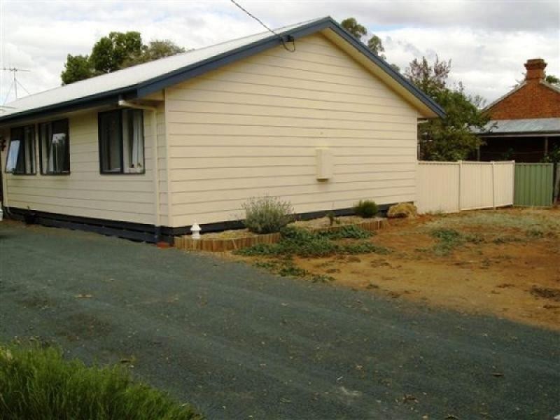 30 MICHIE STREET, Elmore VIC 3558