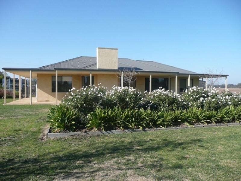 7668 Northern Highway, Echuca VIC 3564