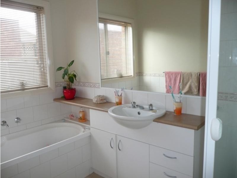 UNIT 3, 56 LAWSON DRIVE, Moama NSW 2731