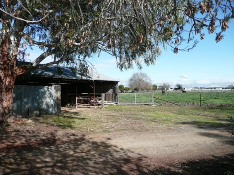 404 MITCHELL ROAD, Echuca VIC 3564