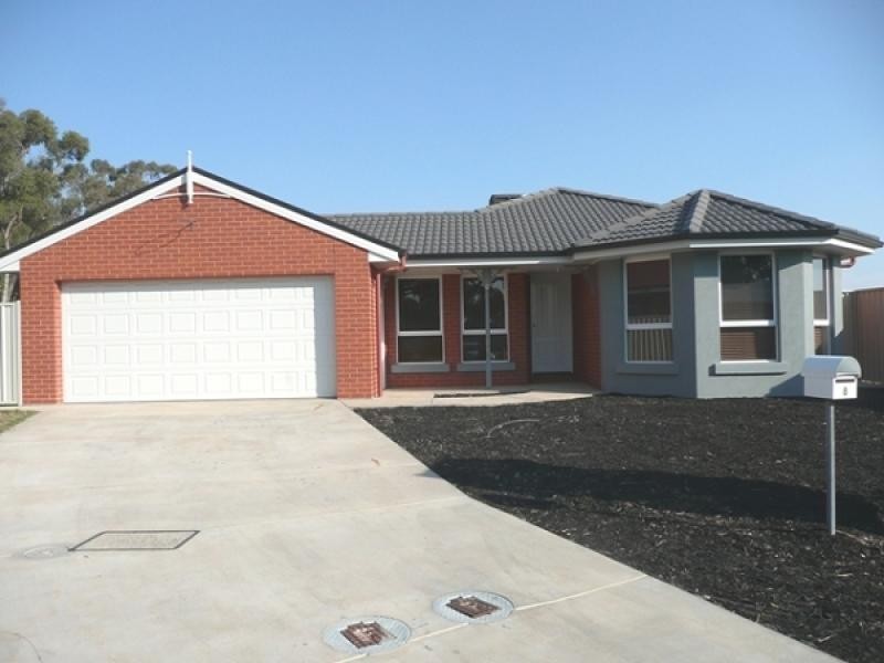 8 MORTON COURT, Moama NSW 2731