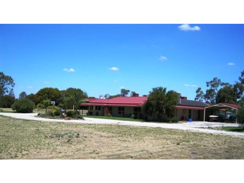 817 MCDONALD ROAD, Echuca VIC 3564