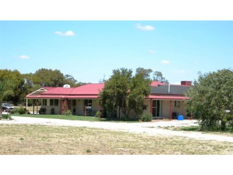 817 MCDONALD ROAD, Echuca VIC 3564