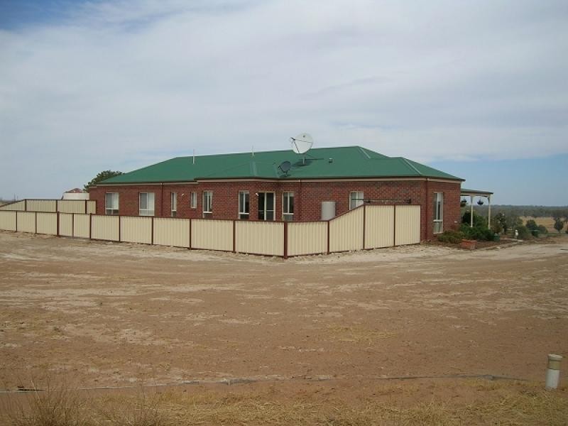 1045 Barmah Road, Moama NSW 2731