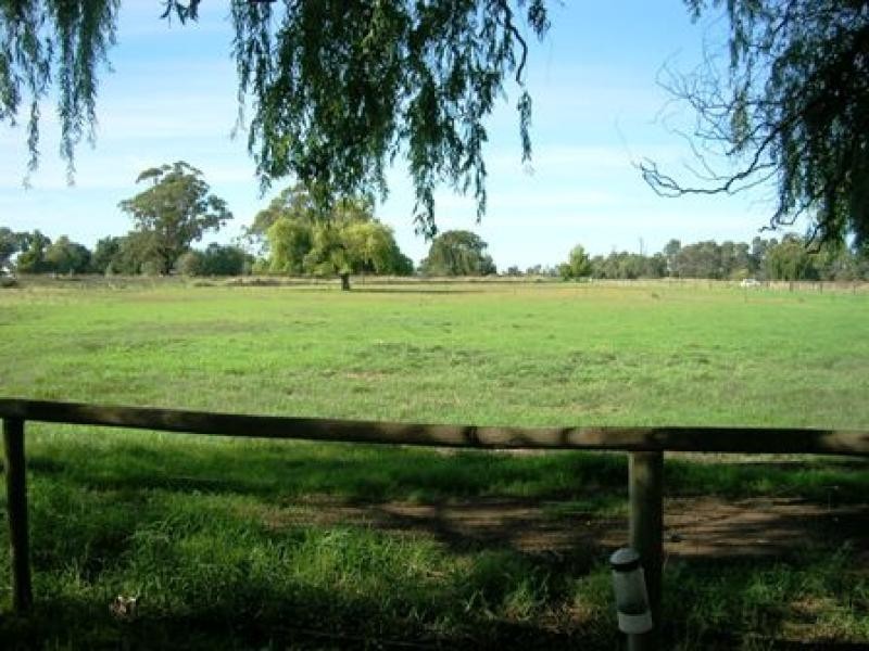 29 Mew Lane, Bamawm VIC 3561