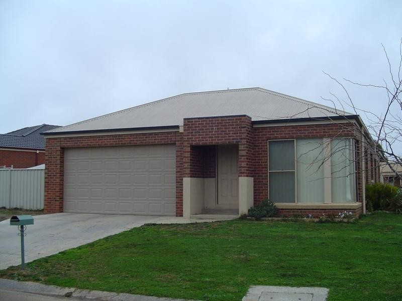 9 Kingfisher Drive East, Echuca VIC 3564