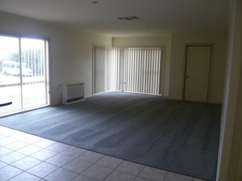 9 Kingfisher Drive East, Echuca VIC 3564