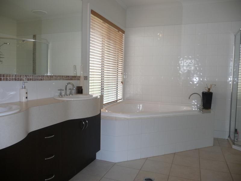 19 Rivergums Drive, Moama NSW 2731