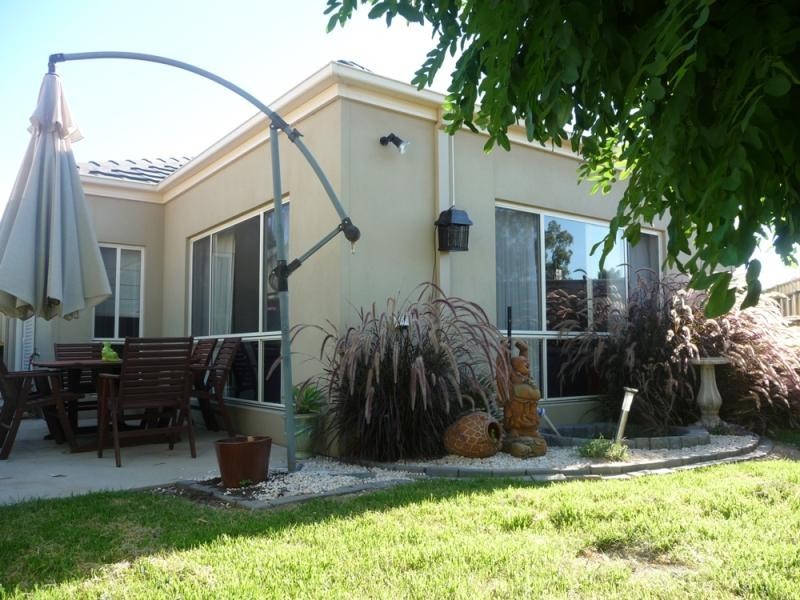 3/4 b Warden Street, Moama NSW 2731