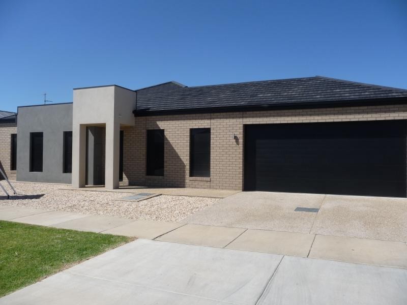 14 McLachlan Road, Echuca VIC 3564
