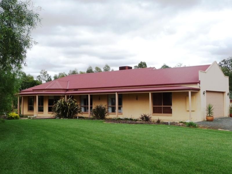 37 WHARPARILLA DRIVE, Echuca VIC 3564