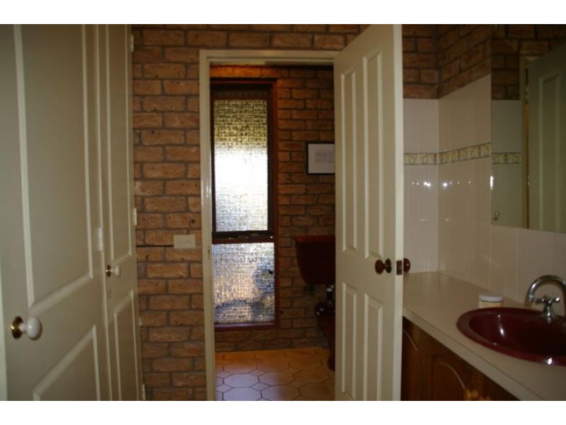 24 Lydiards road, Euroa VIC 3666