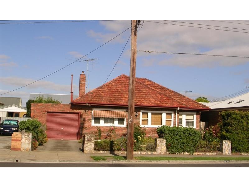 241 SHANNON AVENUE, Manifold Heights VIC 3218