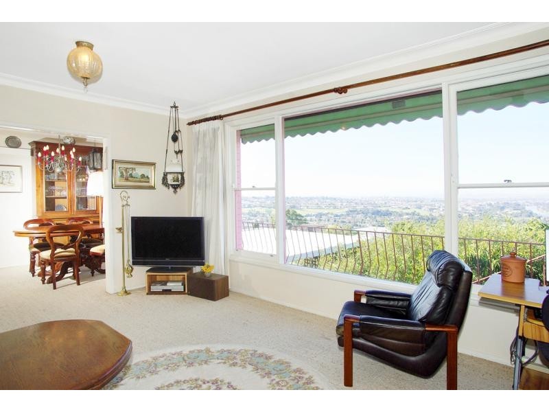 16 CULZEAN CRESCENT, Highton VIC 3216