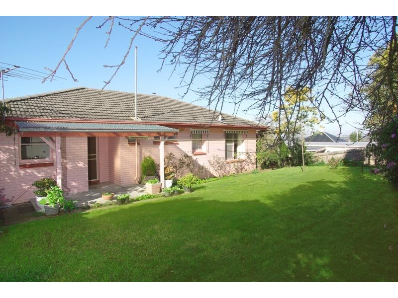 16 CULZEAN CRESCENT, Highton VIC 3216