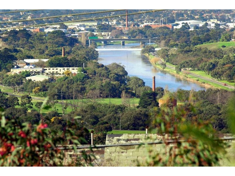 16 CULZEAN CRESCENT, Highton VIC 3216