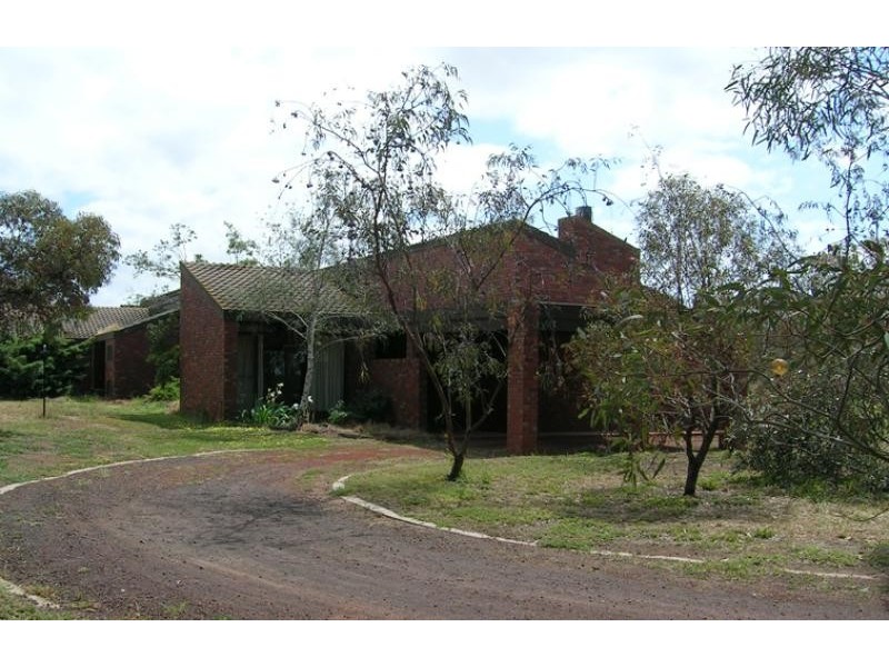 10 Cozens Road, Avalon, Lara VIC 3212