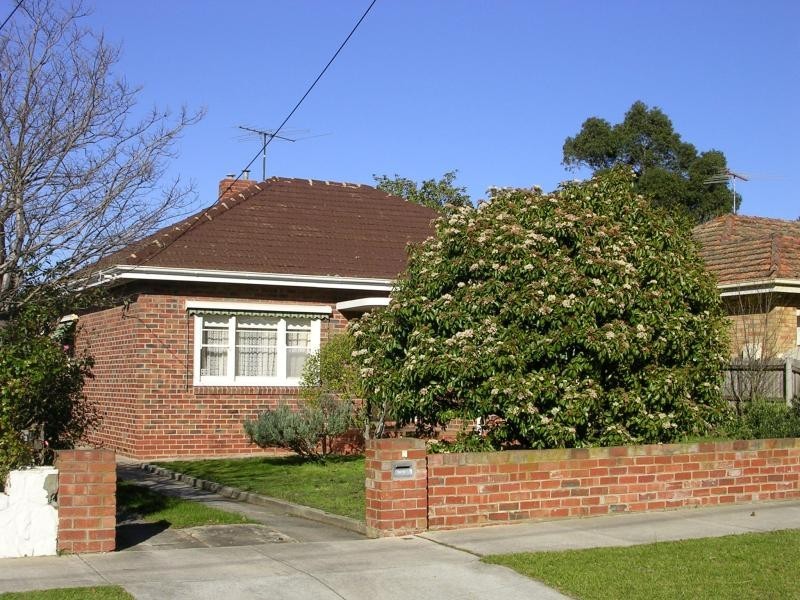 7 LASCELLES AVENUE, Manifold Heights VIC 3218