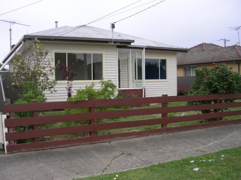 24 WILLANA AVENUE, Hamlyn Heights VIC 3215