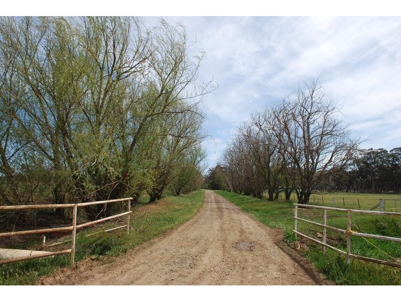 53 Brittain Rd, Numurkah VIC 3636