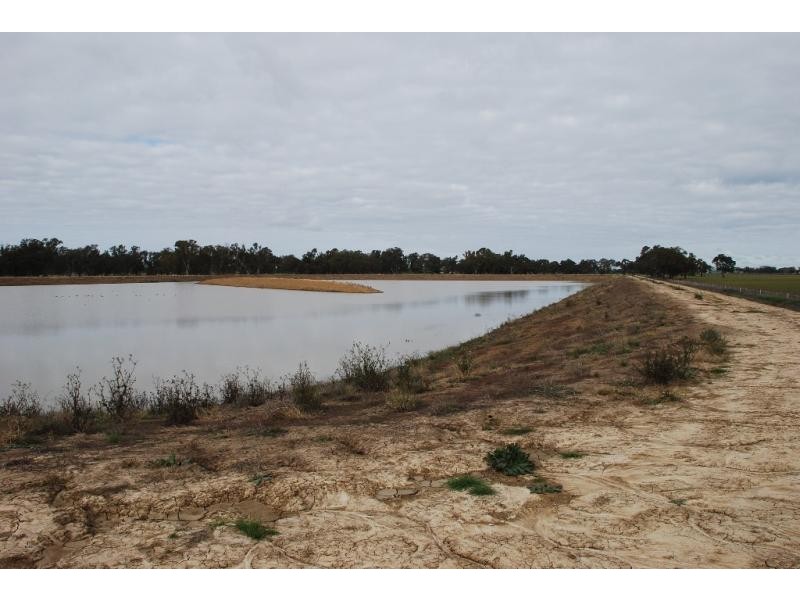 304 Maidment Rd, Koonoomoo VIC 3644