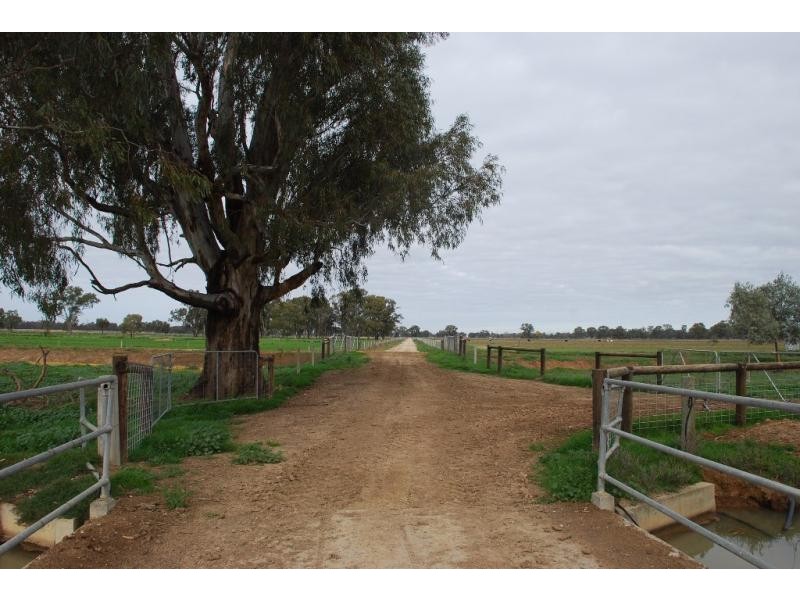 304 Maidment Rd, Koonoomoo VIC 3644