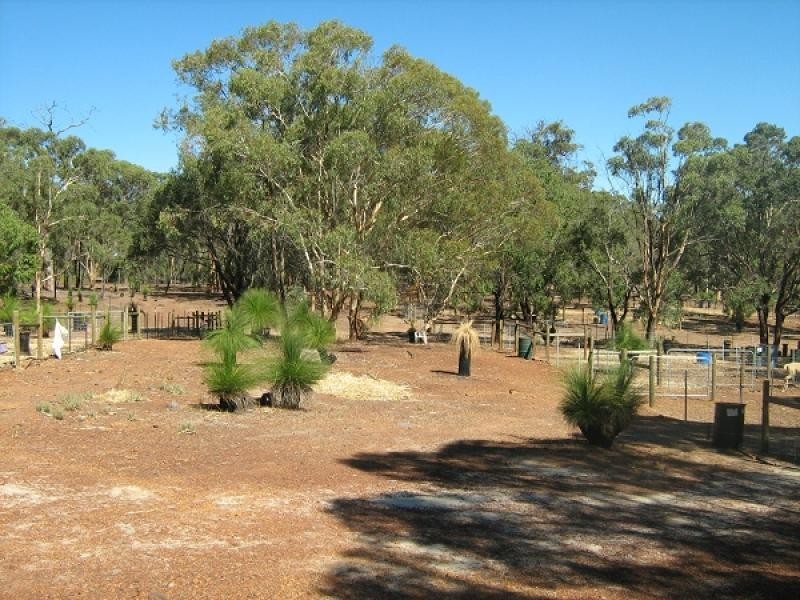 215 HART DRIVE, Chittering WA 6084