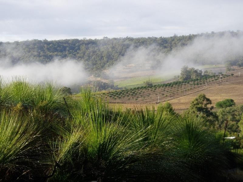 831 CHITTERING RD, Bullsbrook WA 6084