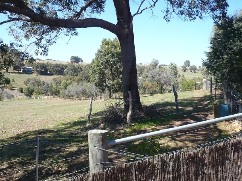 14 TOMBS COURT, Bullsbrook WA 6084