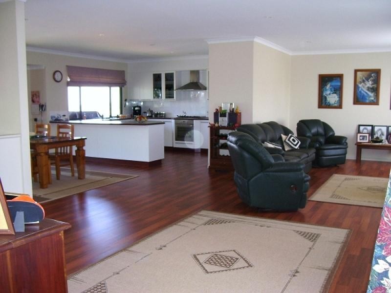 90 Gibbard Pl, Bullsbrook WA 6084