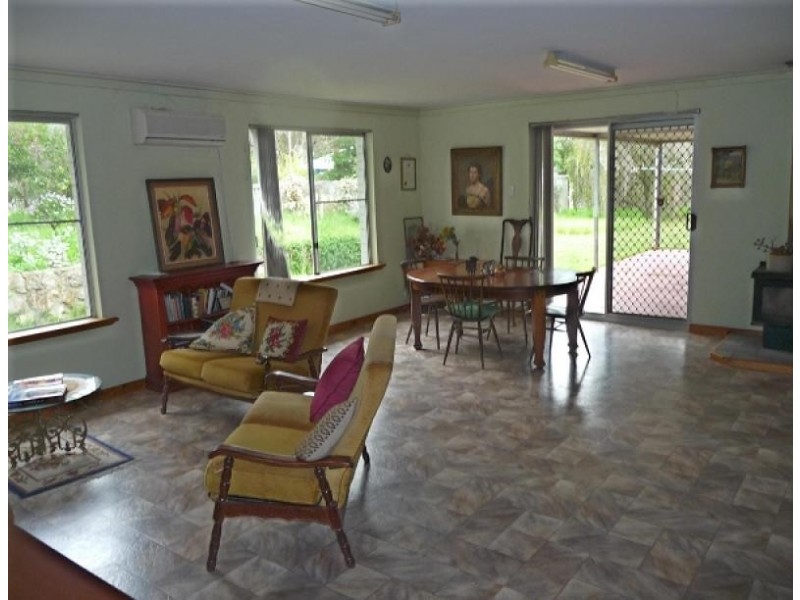 51 Robinson Street, Gingin WA 6503