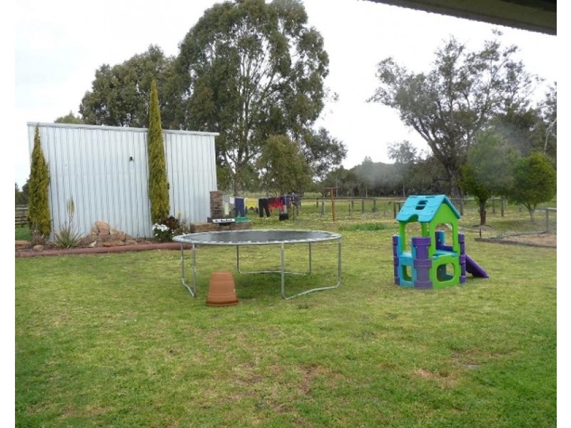 117 Gingin Brook Road, Coonabidgee WA 6503