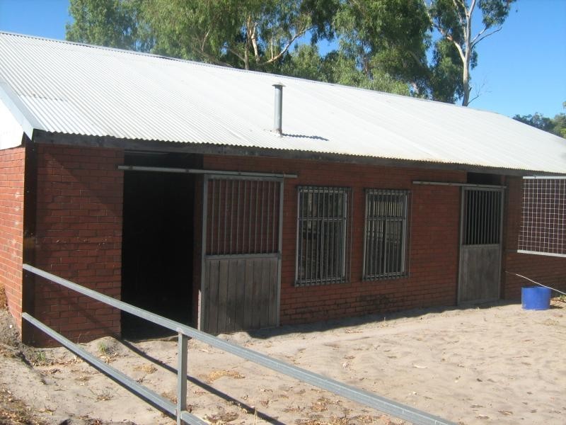 15 WOOLLCOTT AVE, West Swan WA 6055