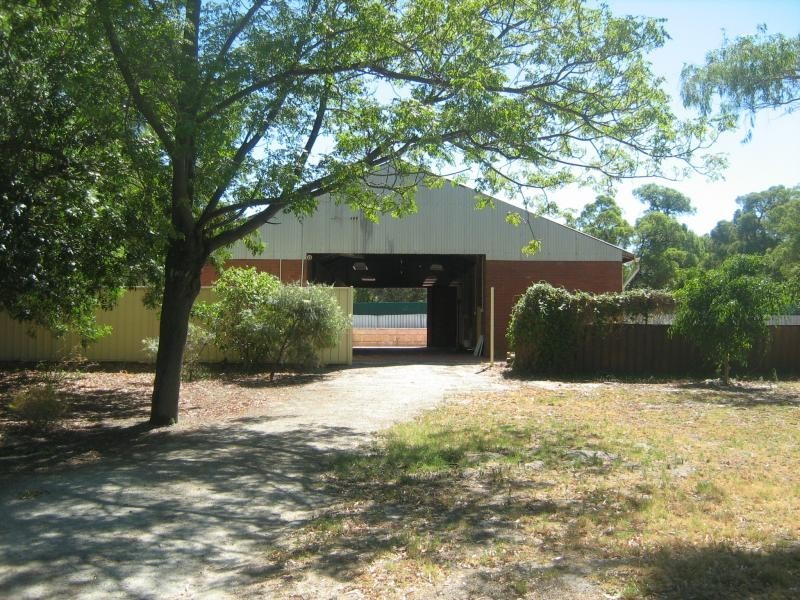 15 WOOLLCOTT AVE, West Swan WA 6055