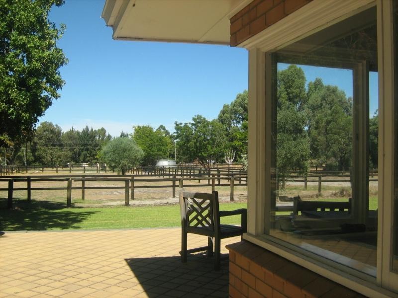 15 WOOLLCOTT AVE, West Swan WA 6055