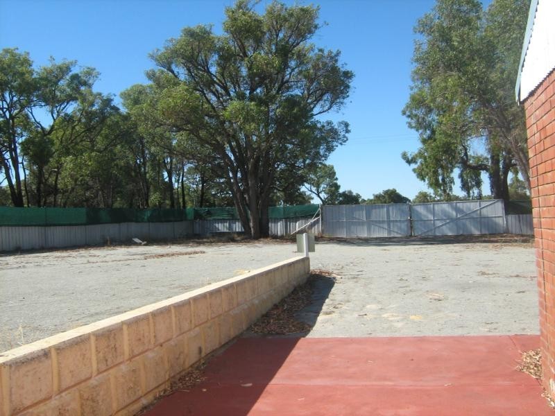 15 WOOLLCOTT AVE, West Swan WA 6055