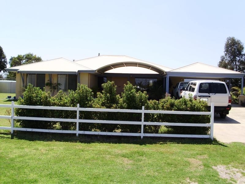 56 Almeria Pde, Bullsbrook WA 6084