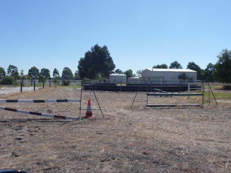 56 Almeria Pde, Bullsbrook WA 6084