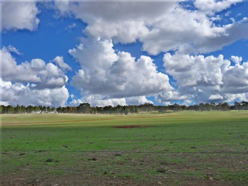 515 Blue Plains Road, Chittering WA 6084