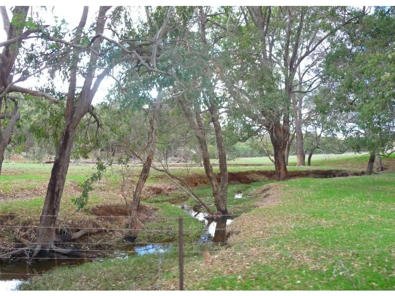 515 Blue Plains Road, Chittering WA 6084