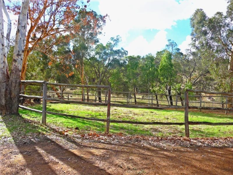 515 Blue Plains Road, Chittering WA 6084