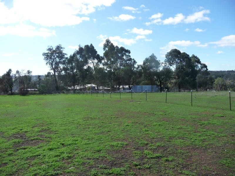 17 Rhys Rd, Bullsbrook WA 6084