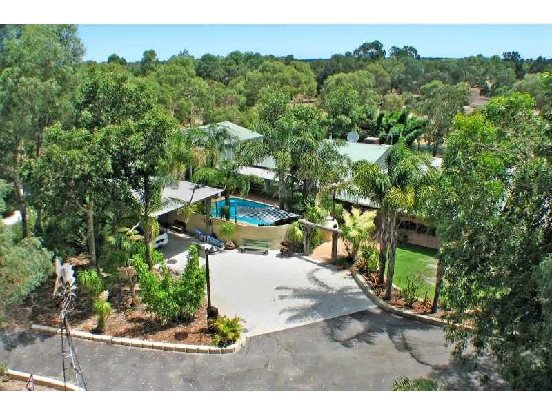 540 Neaves Road, Mariginiup WA 6065